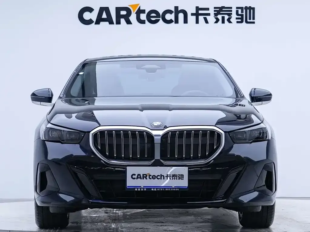 BMW 5 Series 2026 из CN, фото 9