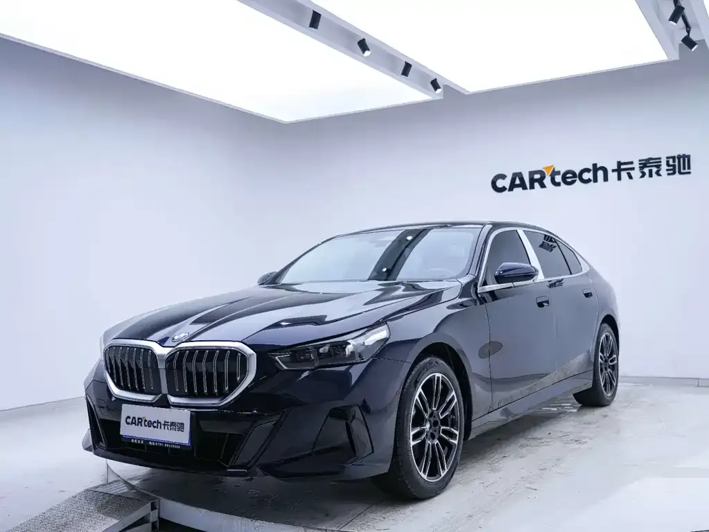 BMW 5 Series 2026 из CN, фото 5