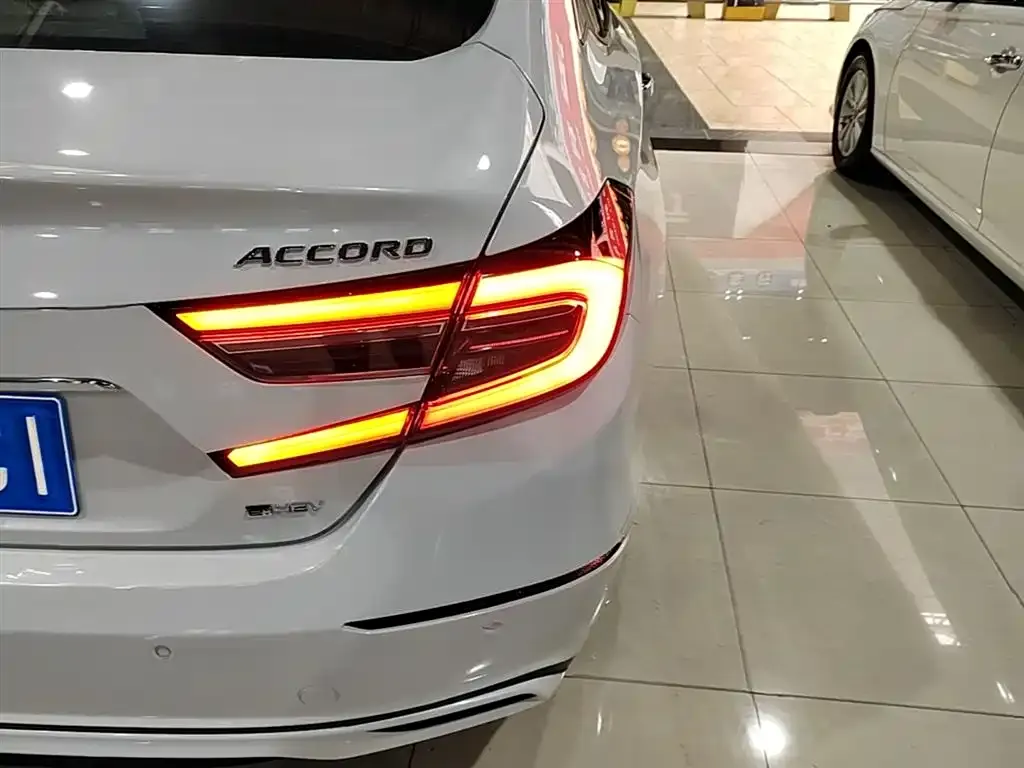 Honda Accord — фото 5