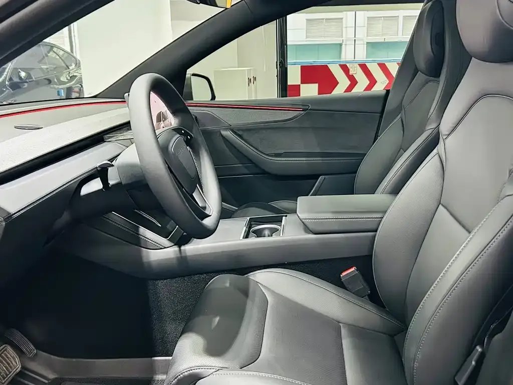 Tesla Model Y L 2025 из CN, фото 8