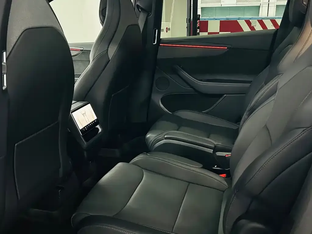 Tesla Model Y L 2025 из CN, фото 3