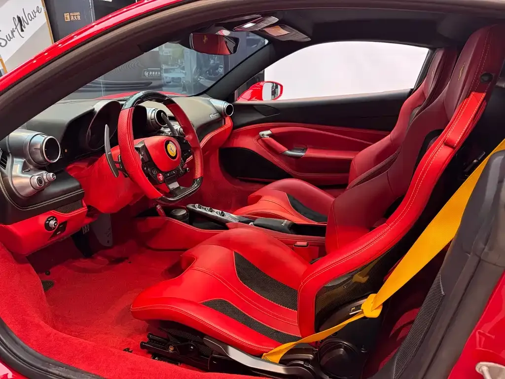 Ferrari F8 — фото 10