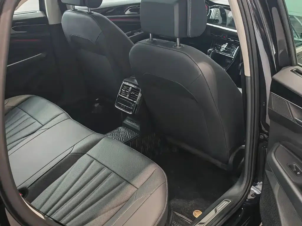 Volkswagen Passat — фото 7