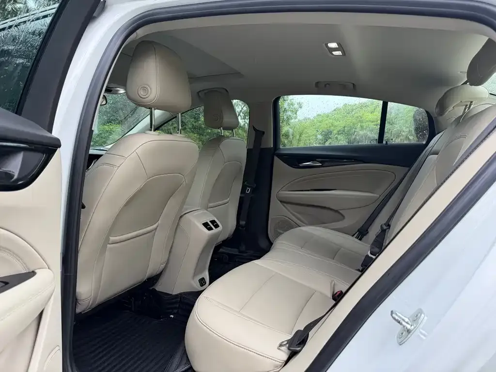 Buick Regal — фото 10