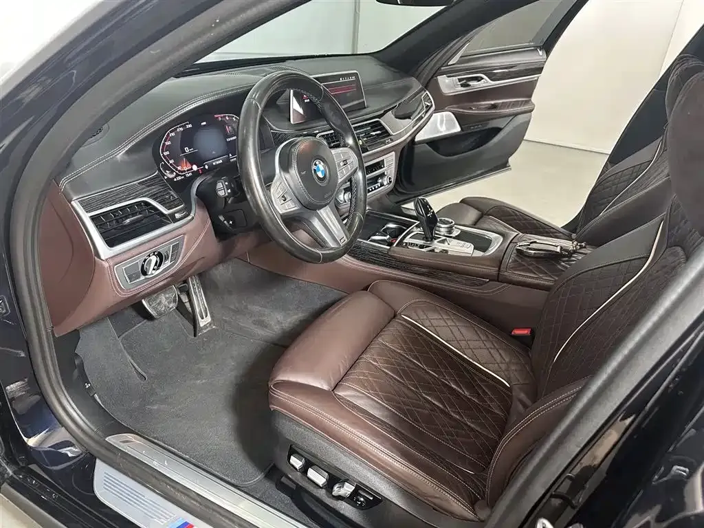 BMW 7 Series 2022 из CN, фото 8