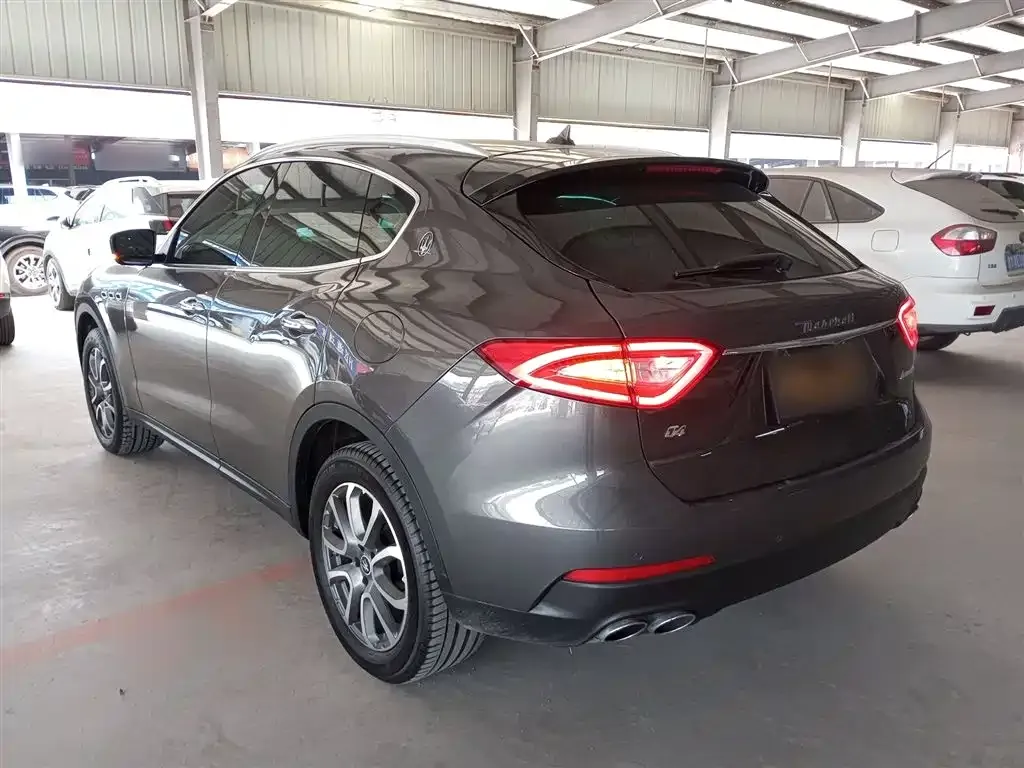 Maserati Levante — фото 6