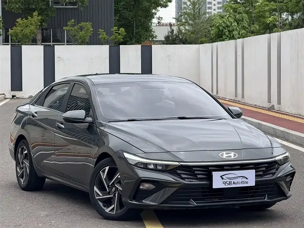 Hyundai Elantra — фото 10