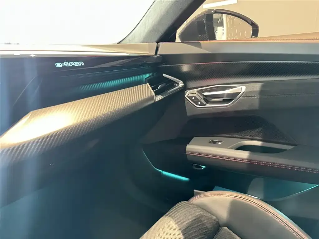 Audi RS e-tron GT 2024 из CN, фото 3