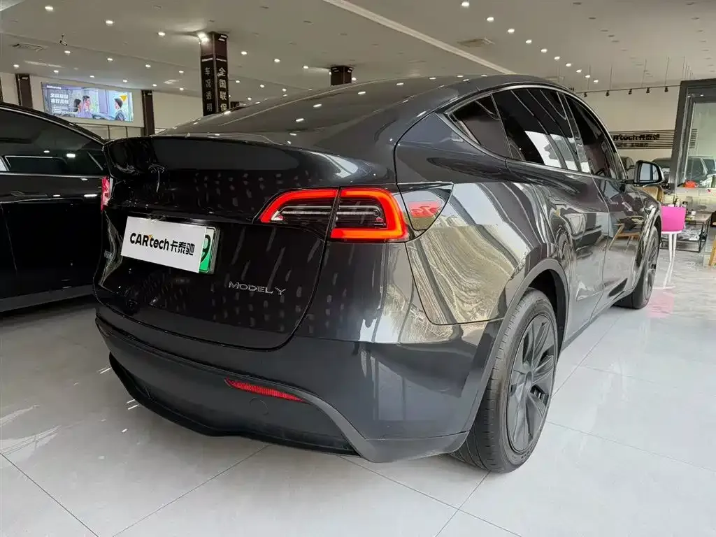 Tesla Model Y 2024 из CN, фото 5