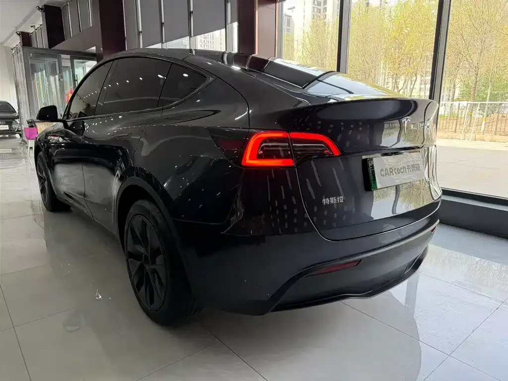 Tesla Model Y 2024 из CN, фото 6
