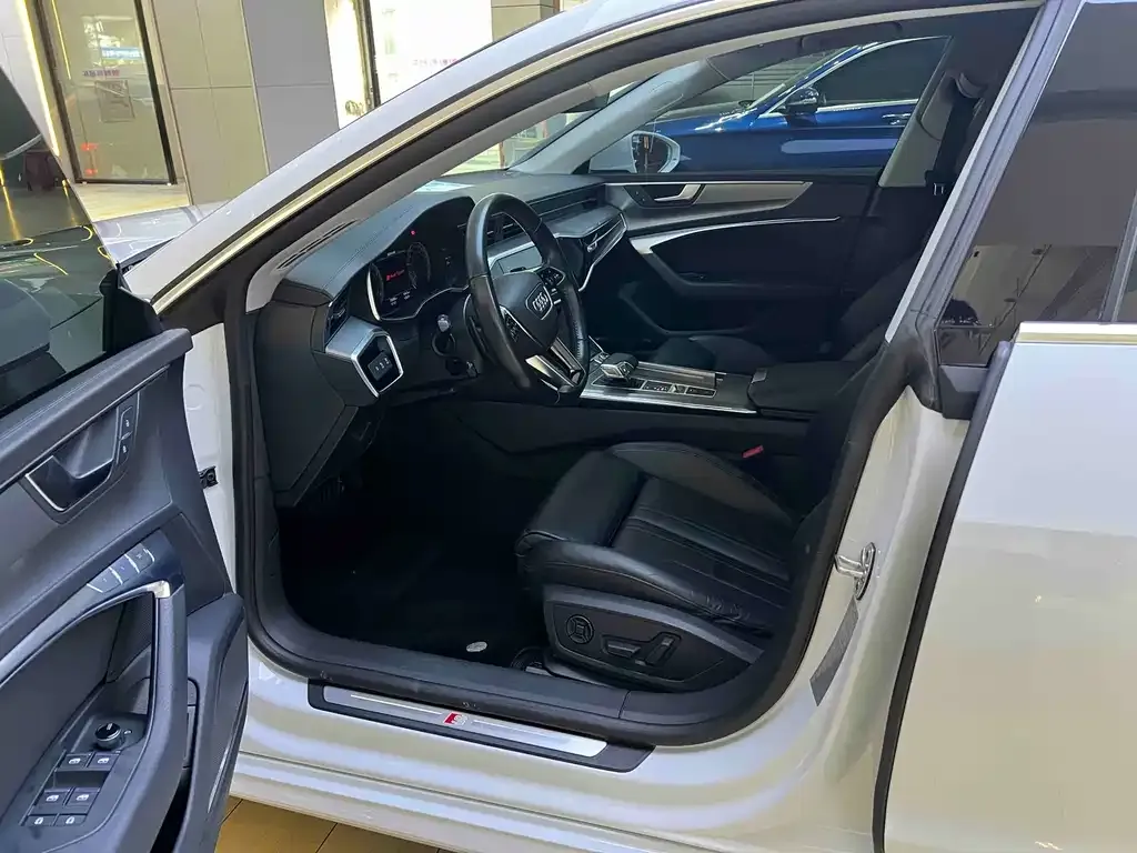Audi A7 2021 из CN, фото 4