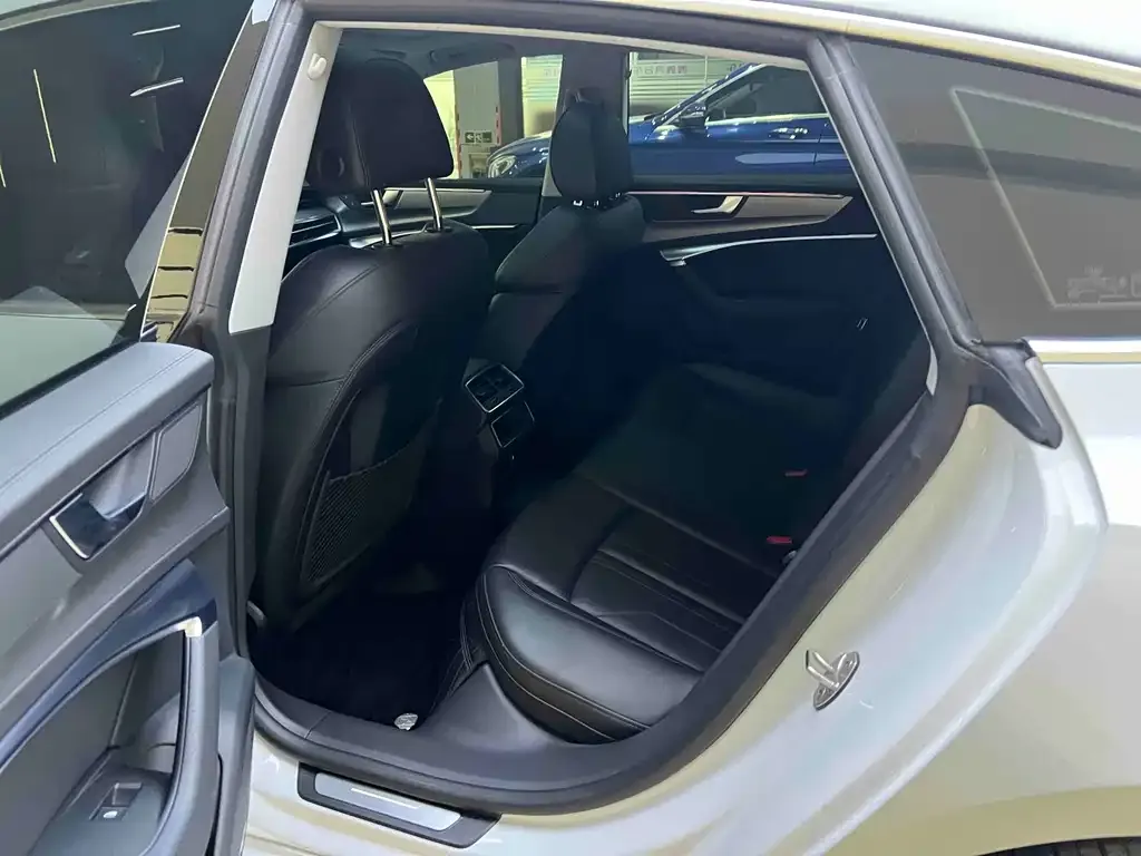 Audi A7 2021 из CN, фото 2