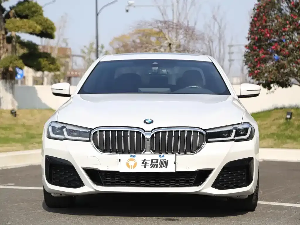 BMW 5 Series — фото 10