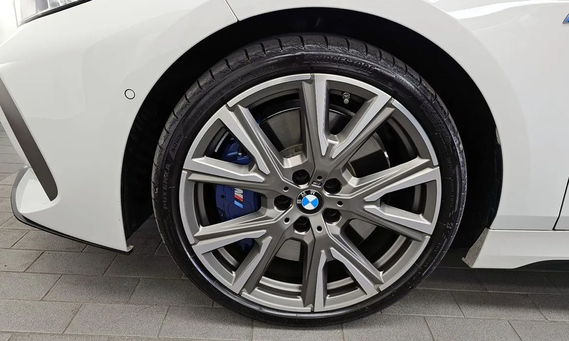 BMW 1-Series 2024 из KR, фото 6