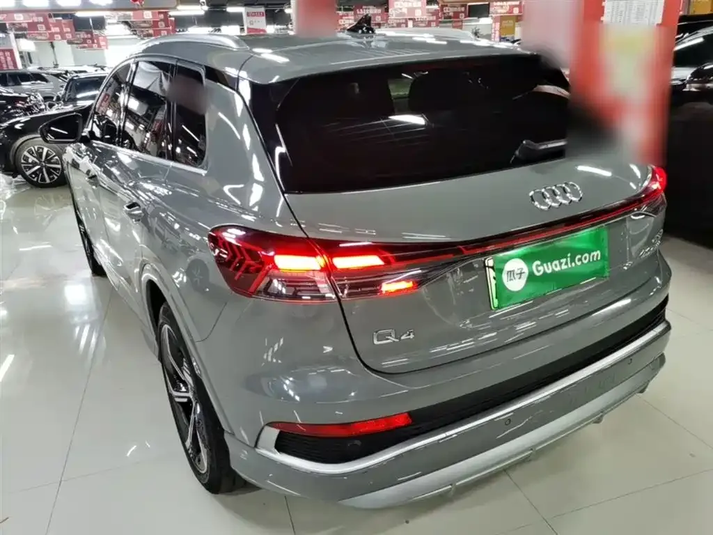 Audi Q4 e-tron — фото 10