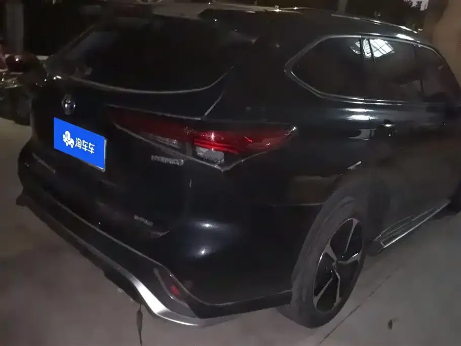 Toyota Crown Kluger 2021 из CN, фото 8