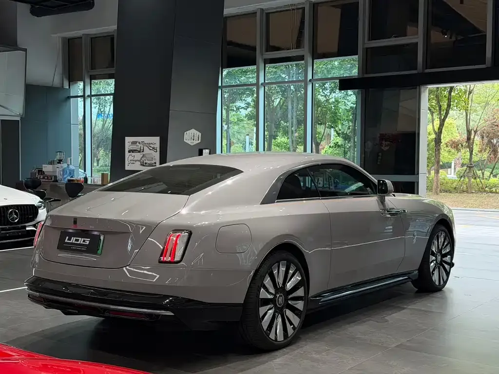 Rolls-Royce Phantom 2024 из CN, фото 3