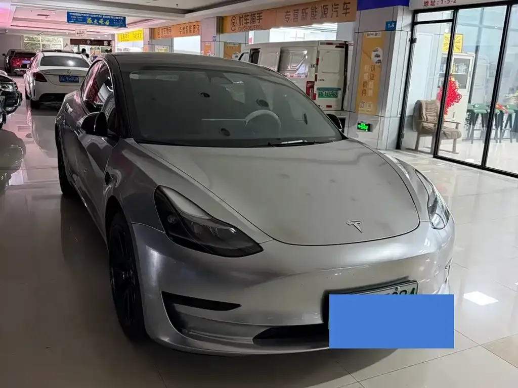 Tesla Model 3 — фото 4