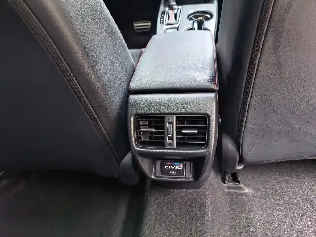 Honda Civic — фото 9