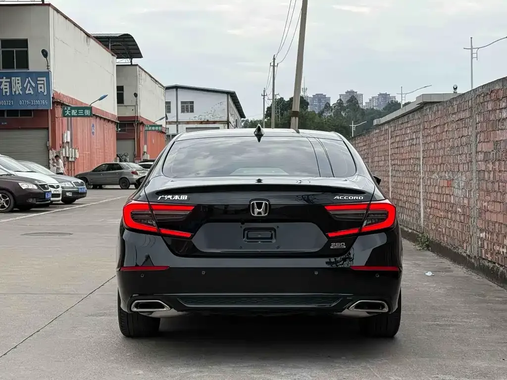 Honda Accord — фото 6