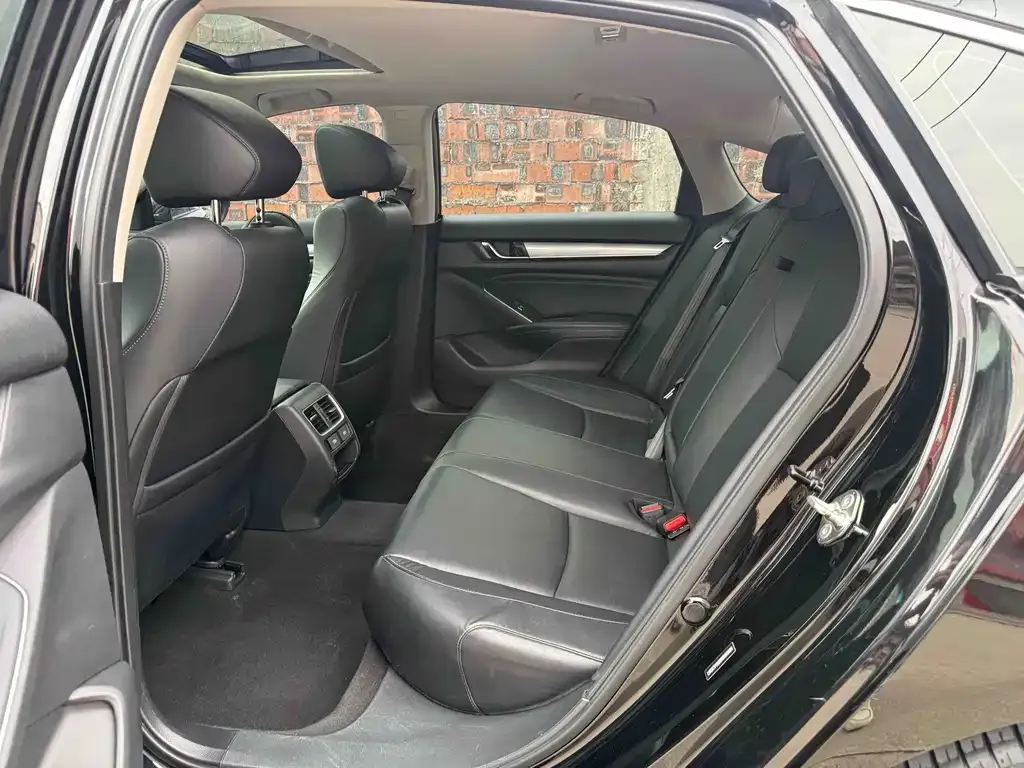 Honda Accord — фото 5