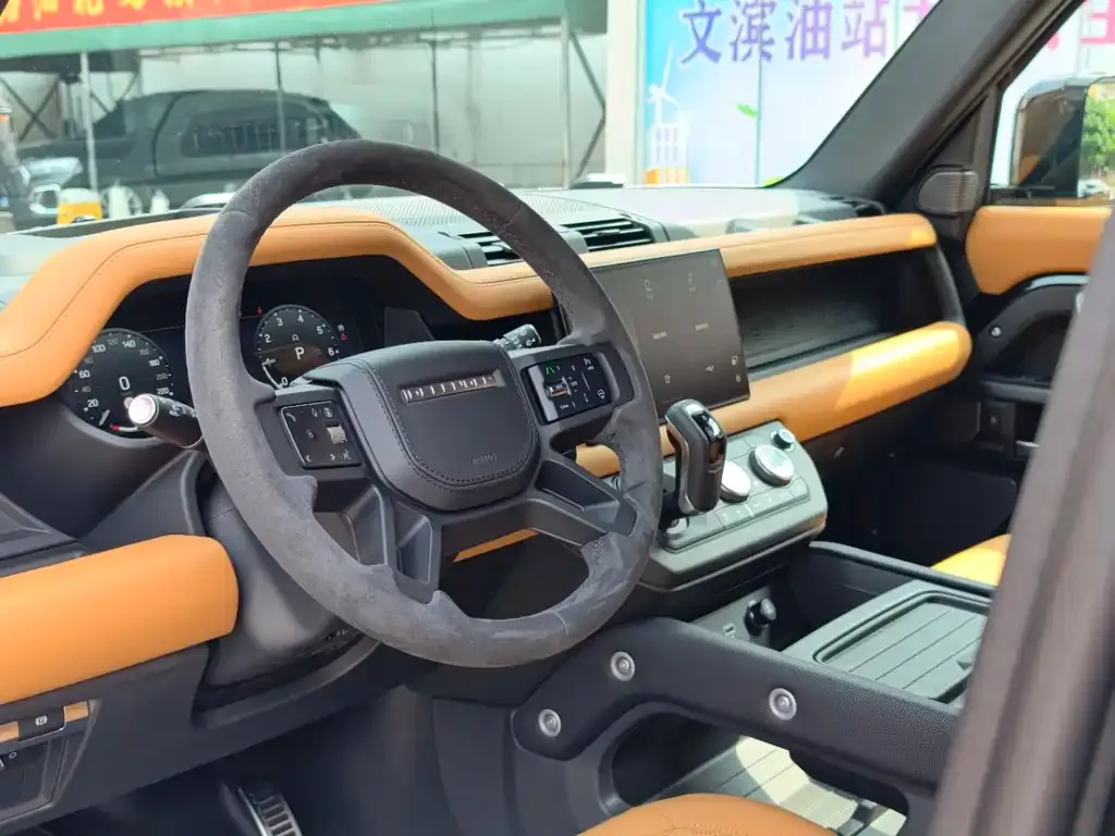 Land Rover Defender — фото 10