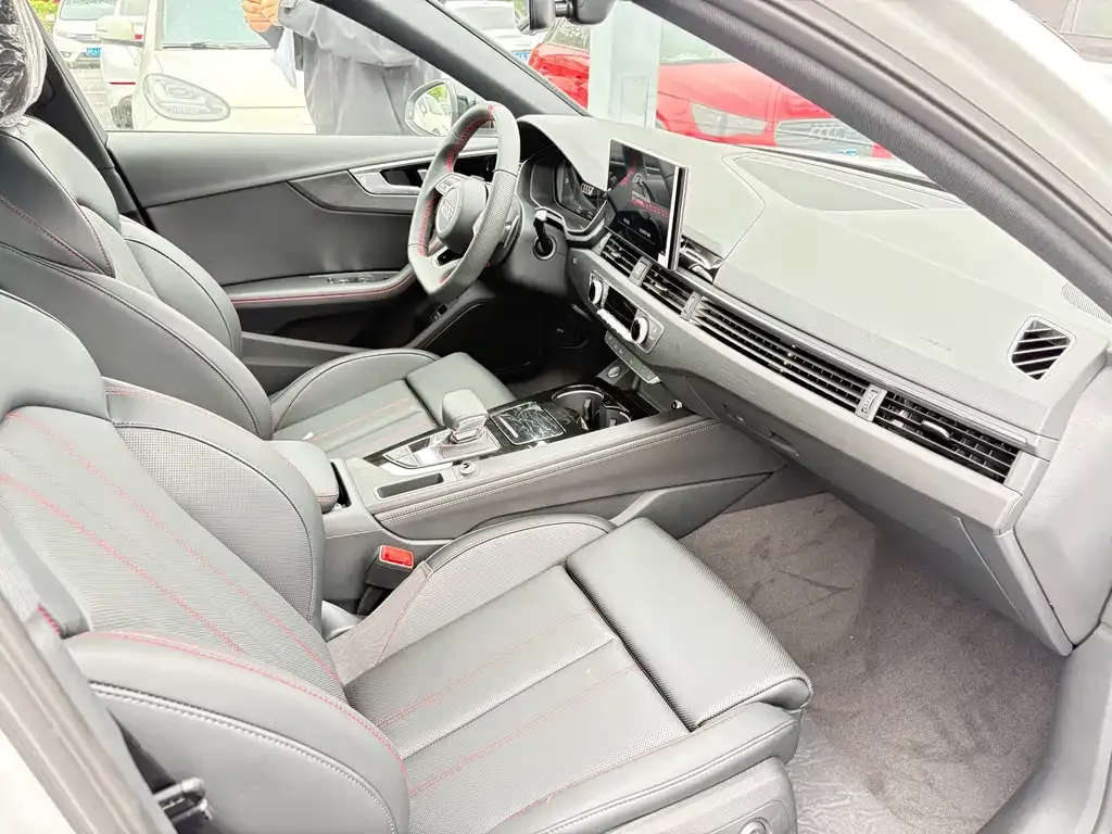 Audi A4L 2026 из CN, фото 2