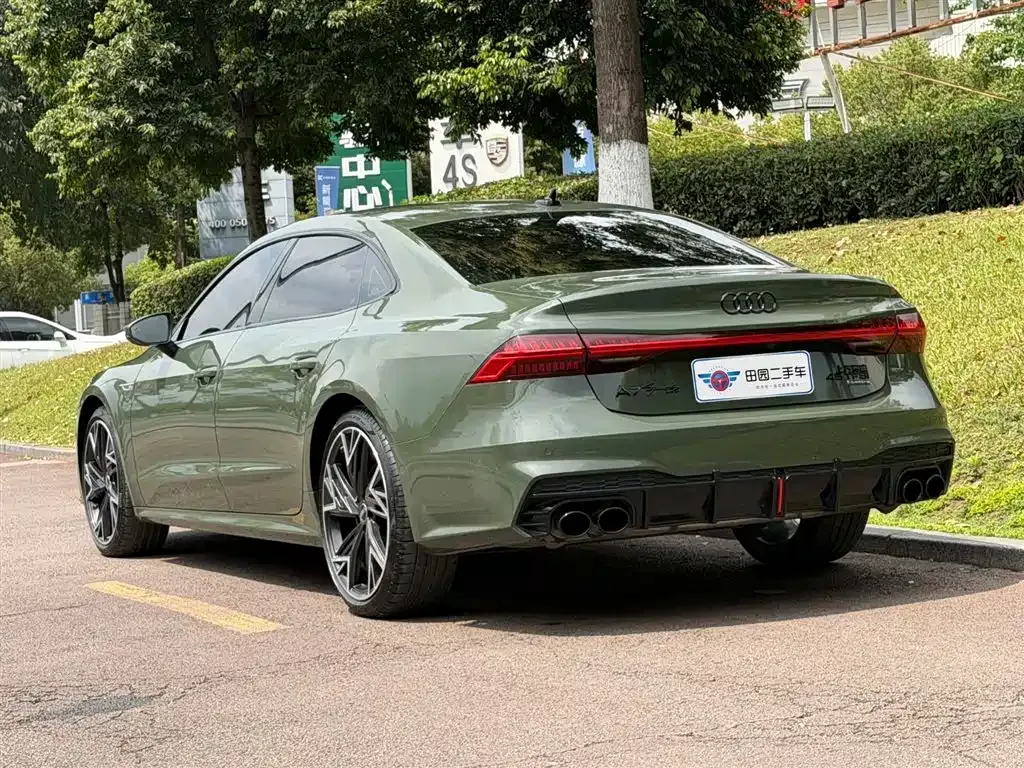 Audi A7L — фото 7