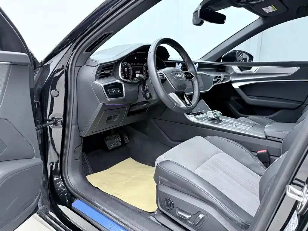 Audi A6L 2024 из CN, фото 8