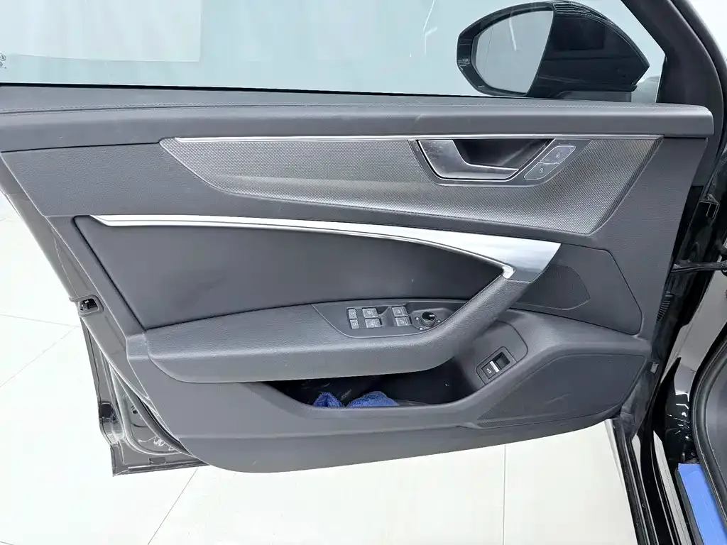 Audi A6L 2024 из CN, фото 3