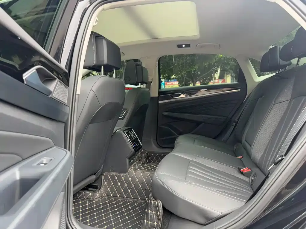 Volkswagen Passat — фото 2