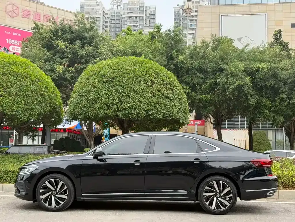Volkswagen Passat — фото 7