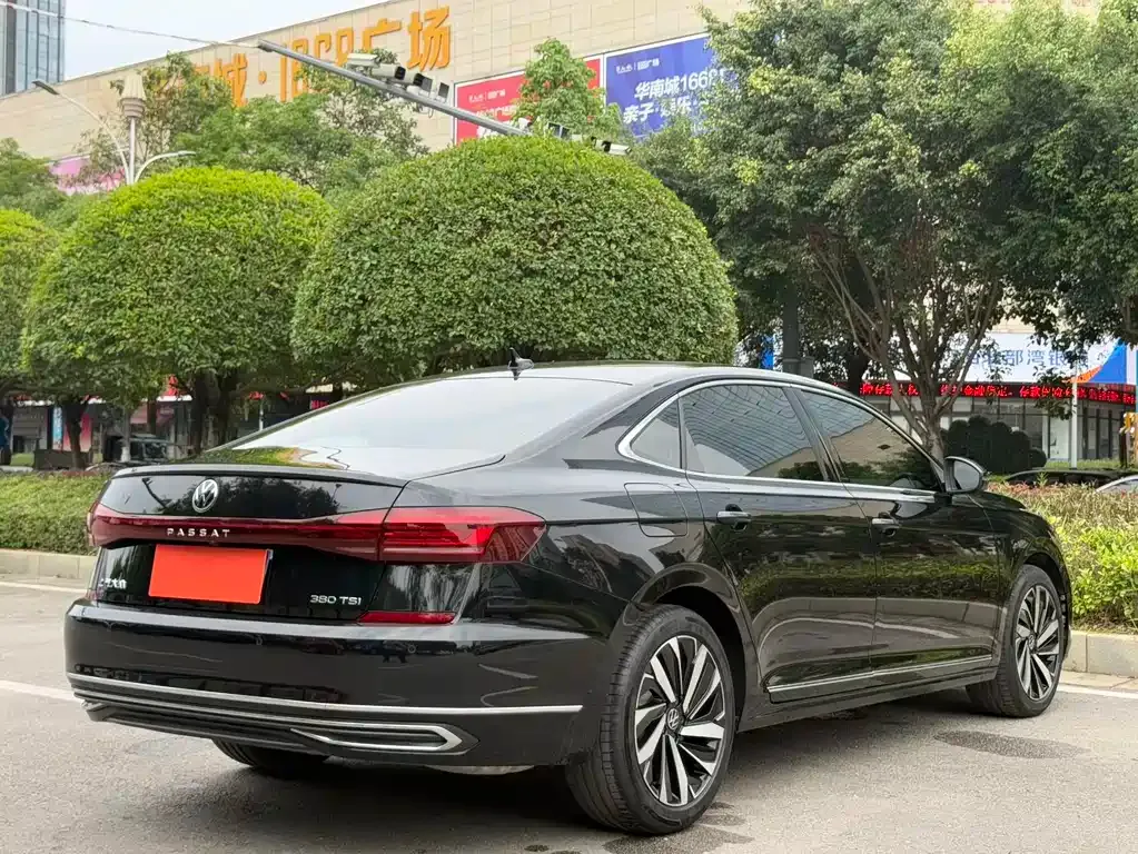 Volkswagen Passat — фото 9