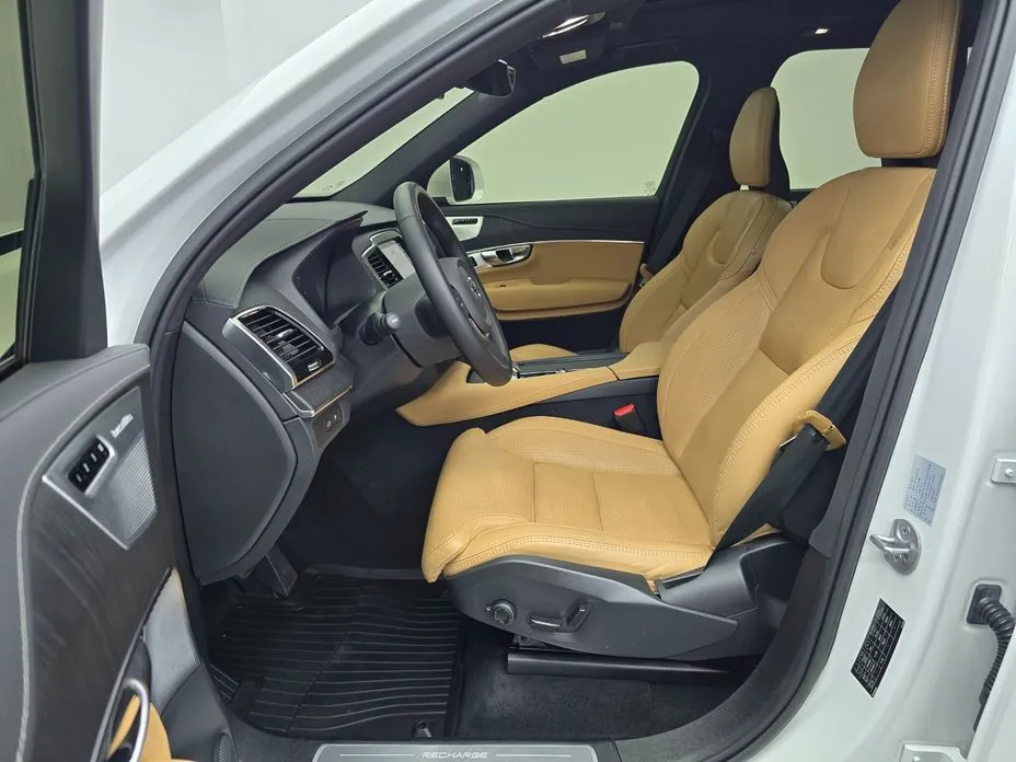 Volvo XC90 2023 из KR, фото 8