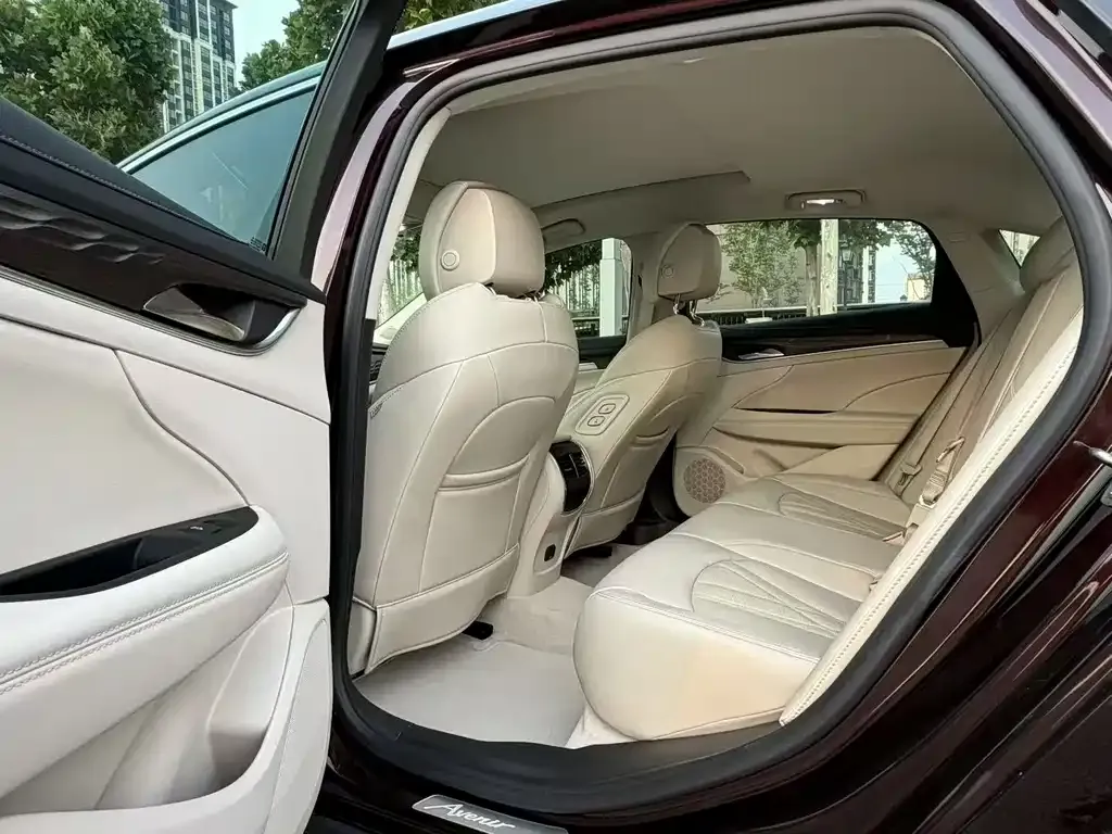 Buick LaCrosse 2022 из CN, фото 2