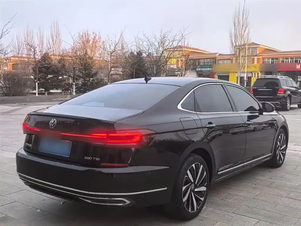 Volkswagen Passat — фото 8