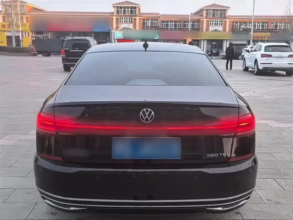 Volkswagen Passat — фото 7