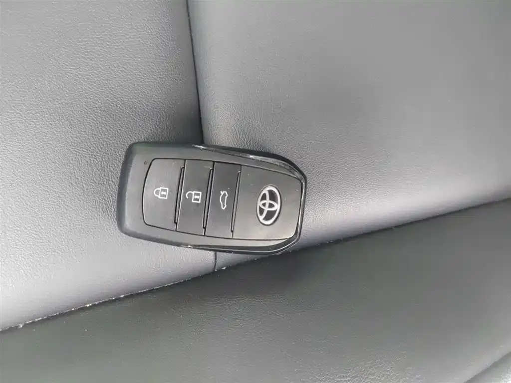 Toyota Camry 2025 из CN, фото 5