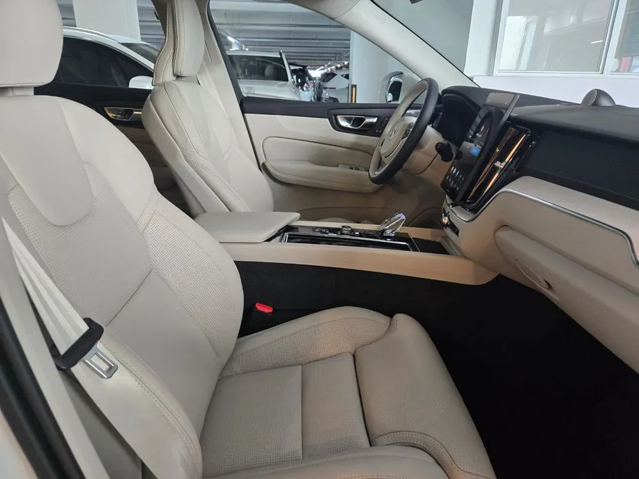 Volvo XC60 2026 из KR, фото 8