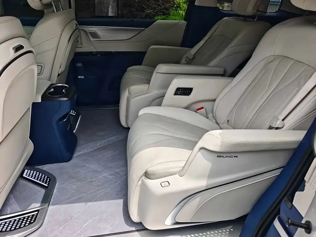 Buick GL8 Hybrid — фото 7