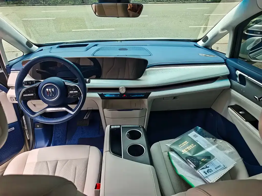 Buick GL8 Hybrid — фото 2