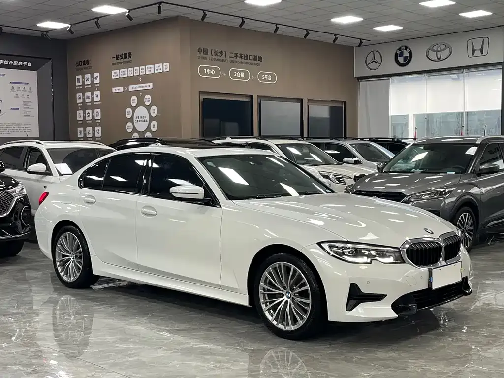 BMW 3 Series 2022 из CN, фото 10