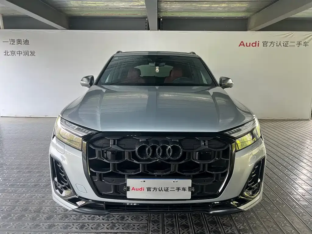 Audi SQ7 2024 из CN, фото 5