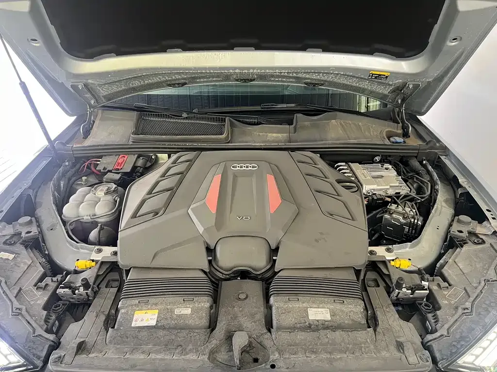 Audi SQ7 2024 из CN, фото 7
