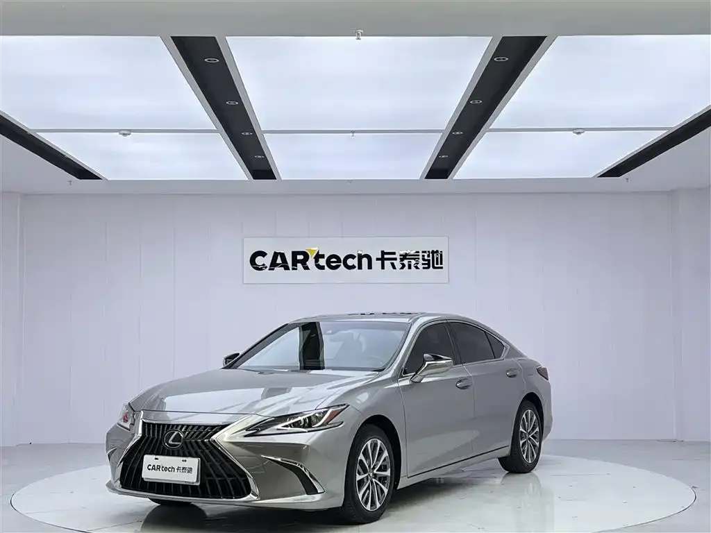 Lexus ES — фото 1