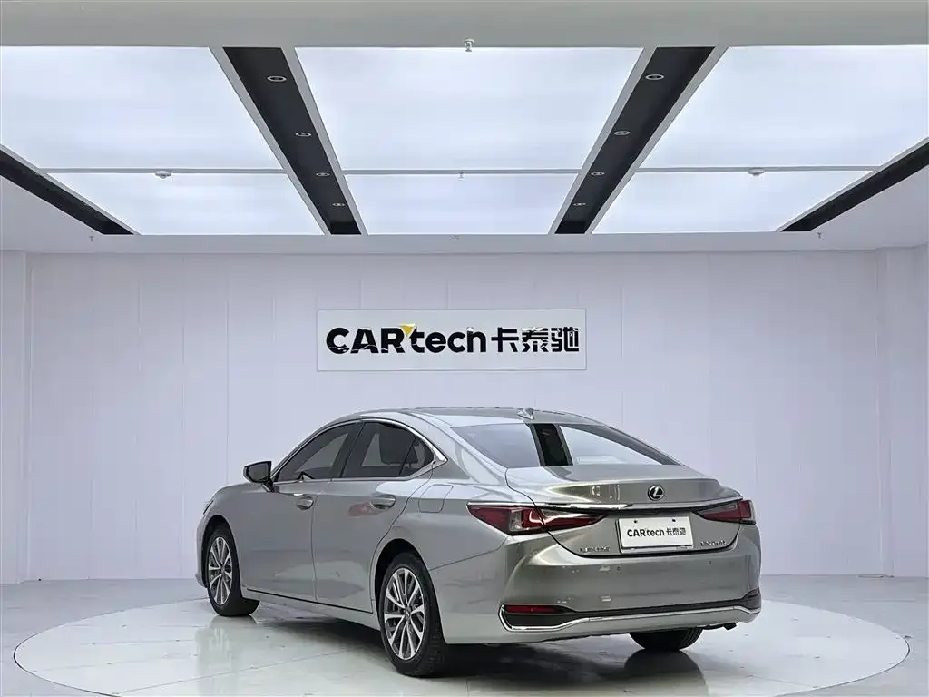 Lexus ES — фото 5