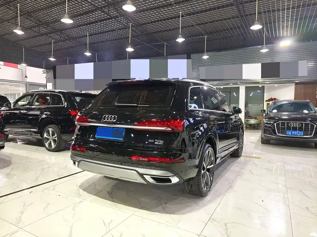Audi Q7 — фото 5