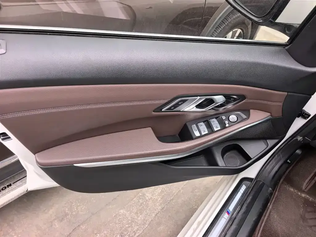 BMW 3 Series 2023 из CN, фото 5