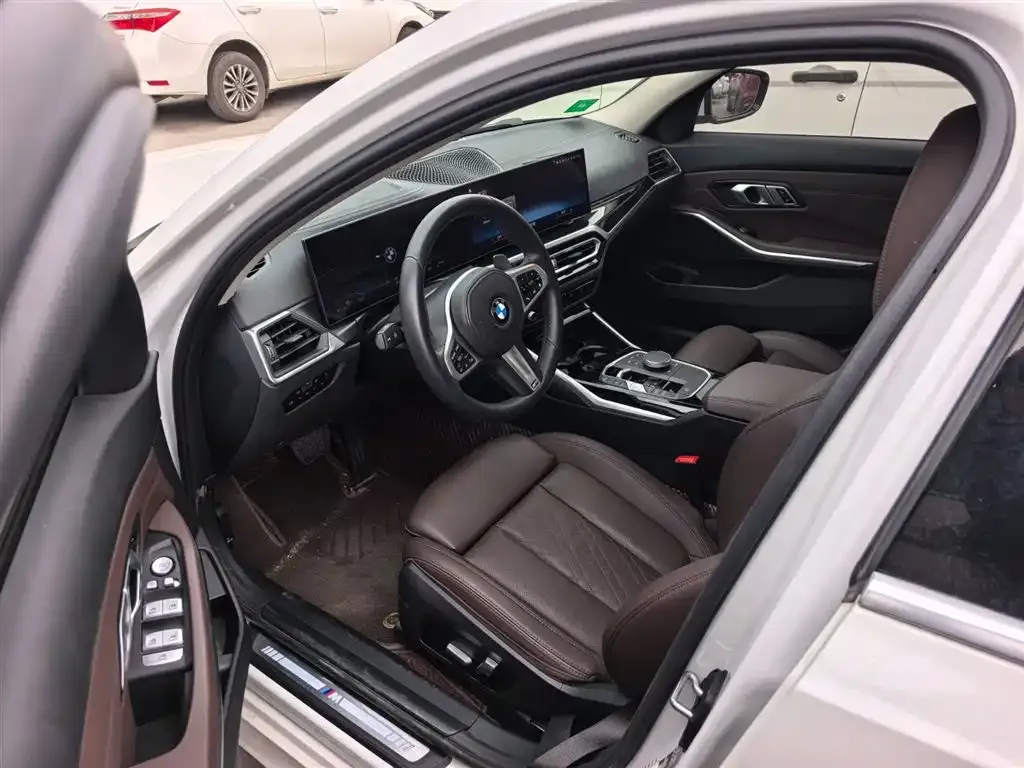 BMW 3 Series 2023 из CN, фото 4