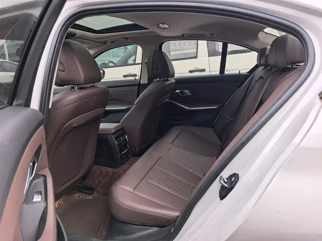 BMW 3 Series 2023 из CN, фото 7